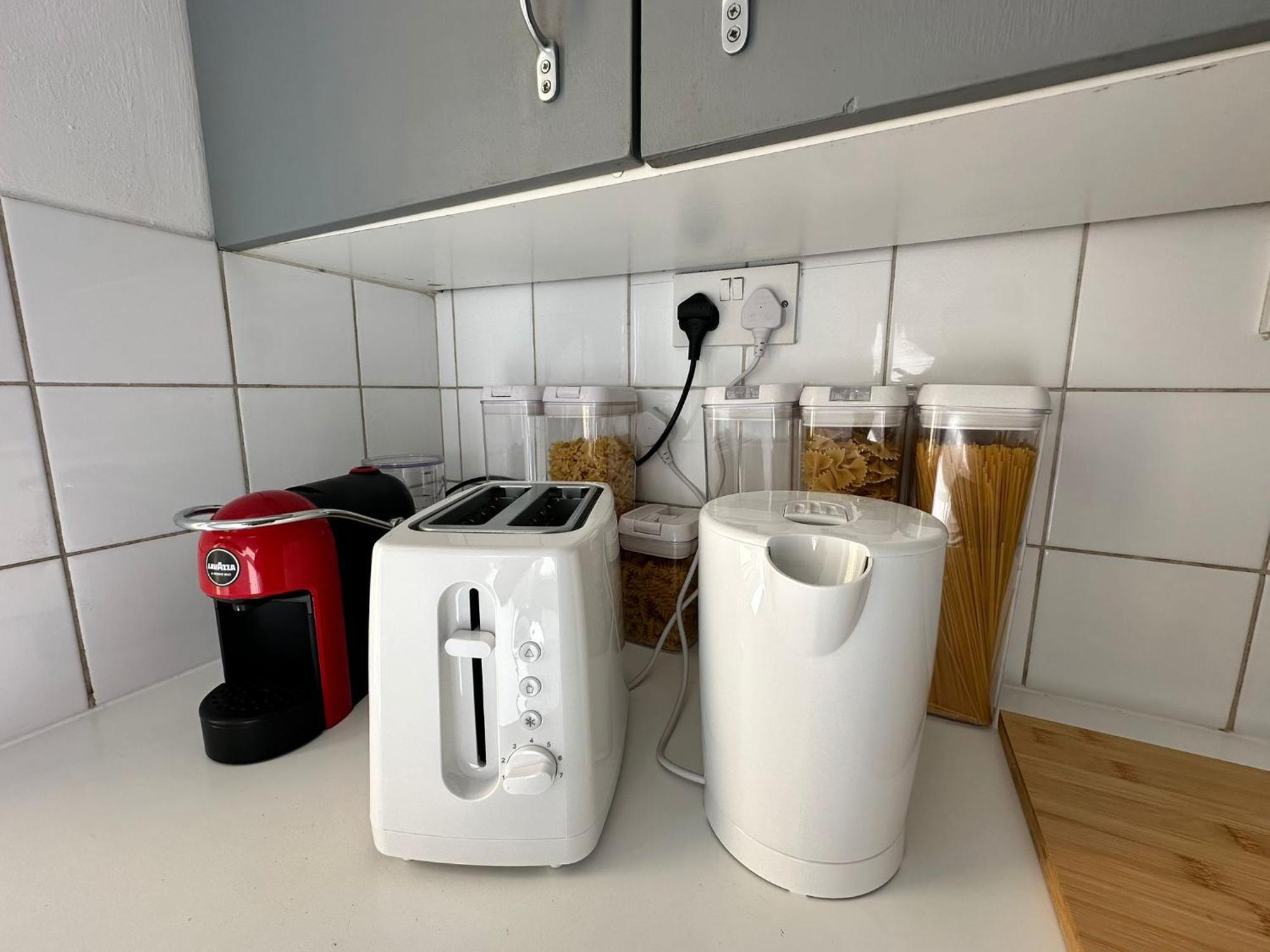 Cosy 2 Bedroom Flat In Manor House London Eksteriør billede